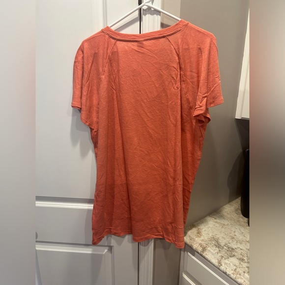 Women’s Old Navy V Neck Tee Shirt Short Sleeve Large NWT - Picture 4 of 9